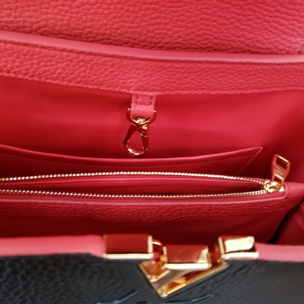 LV Capucines MM  bag - Picture 3 of 15